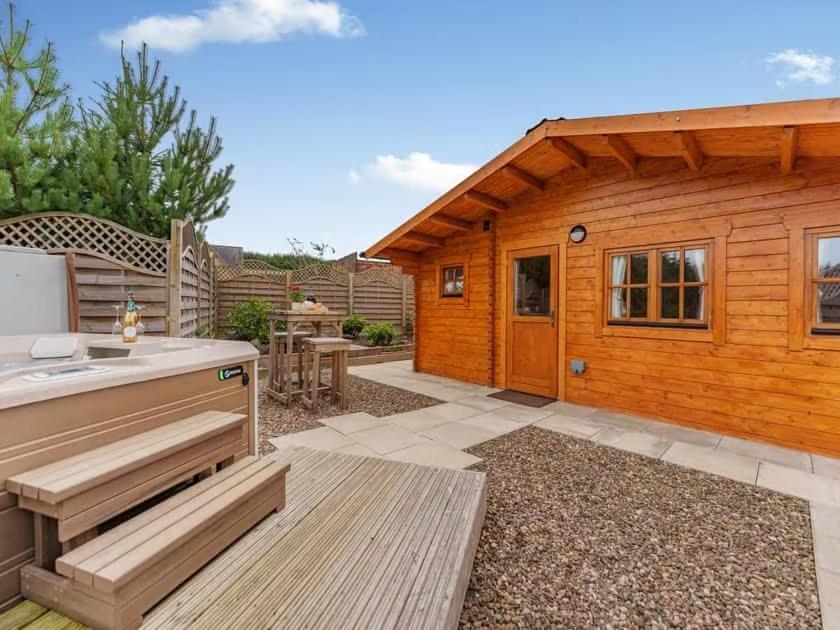 Lochinvar - Clydesdale Log With Hot Tub