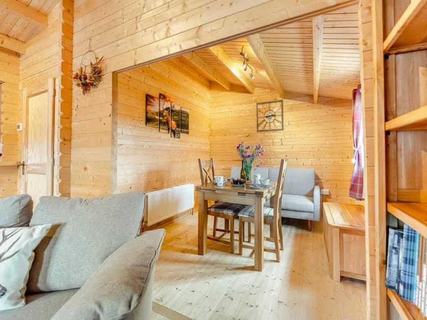 Lochinvar - Clydesdale Log With Hot Tub Holiday home *